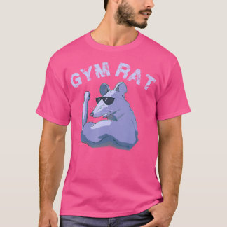 Gymnastikrat baut Hubquerzug für Gewicht aus T-Shirt