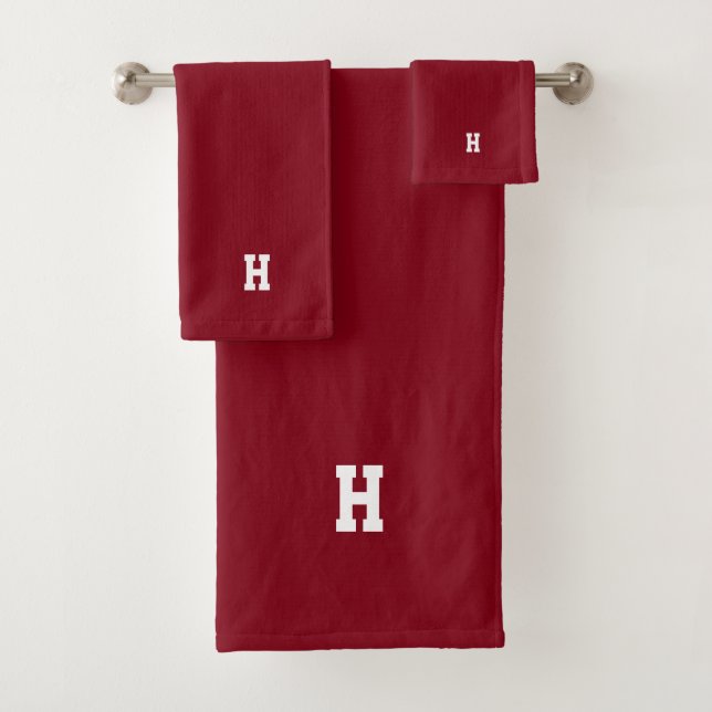 H Monogram on Crimson Badhandtuch Set (Insitu)