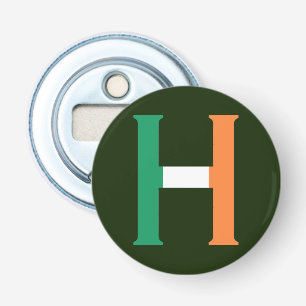 H Monogram überlagert sich auf irischer Flagge Flaschenöffner