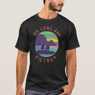 Ha Long Bay Vietnam Junk Boat Travel Art Vintag T-Shirt