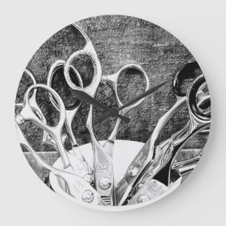 Haarstühle - Schere - Uhr