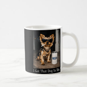 Habe diesen Hund in lustigem Yorkie, der Zigarette Kaffeetasse