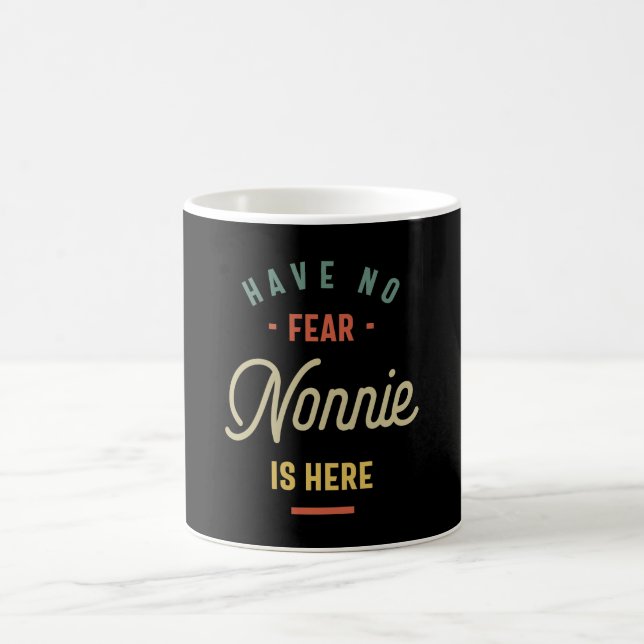 Haben Sie keine Angst Nonnie ist hier Oma Geschenk Kaffeetasse (Mittel)