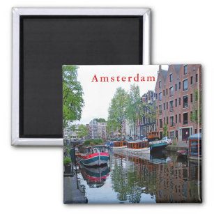 Hafen am Kanal in Amsterdam. Magnet