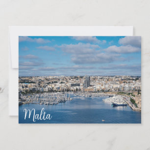 Hafen Sliema mit modernen Gebäude und Booten