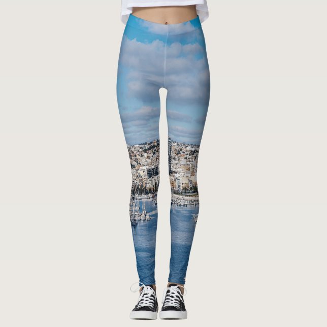 Hafen Sliema mit modernen Gebäude und Booten Leggings (Vorderseite)