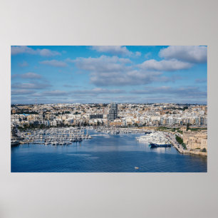 Hafen Sliema mit modernen Gebäude und Booten Poster