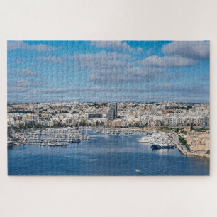 Hafen Sliema mit modernen Gebäude und Booten Puzzle