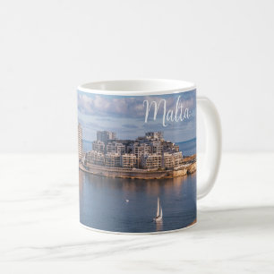 Hafen von Sliema und Wolkenkratzer in Malta Kaffeetasse