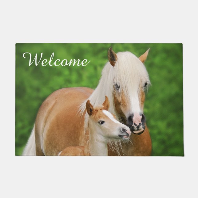 Haflinger Pferd Niedlich Fohlen Kiss Mum Foto _ Wi Fußmatte (Vorderseite)