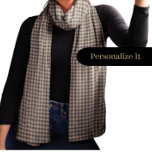 Hahnentrittmuster-Pale Taupe- Schal<br><div class="desc">Das bunte Hahnentrittmuster Chiffon Scarf vereint klassischen Charme mit modernem Stil. Die blasse Taupe, gepaart mit dem zeitlosen Hahnentrittmuster, hebt diesen Schal zu einer luxuriösen Mode essenziell. Personalisieren Sie es mit einem Namen für eine einzigartige Touch, indem Sie ein stilvolles Accessoire oder ein nachdenkliches Geschenk erstellen. Dieser mit leichtem Chiffon...</div>