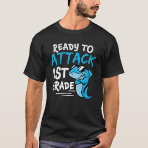Hai bereit für den Angriff von Haifischen der erst T-Shirt