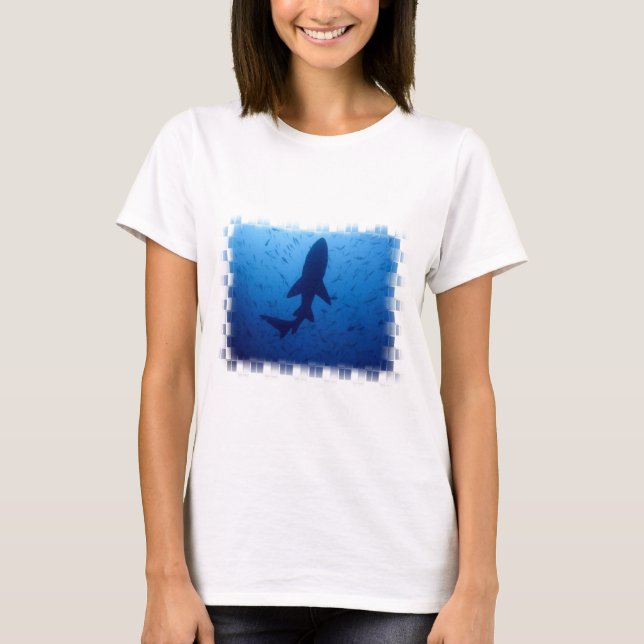 Haifisch-Angriffs-Damen-T - Shirt (Vorderseite)