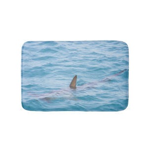 Haifisch-Flosse im Ozean Badematte