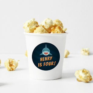 Haifischköder PERSONALISIERTER KINDERGEBURTSTAG Runder Aufkleber