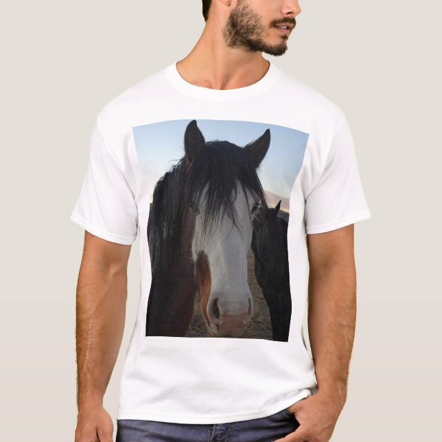 Hair in the Eyes T-Shirt (Vorderseite)