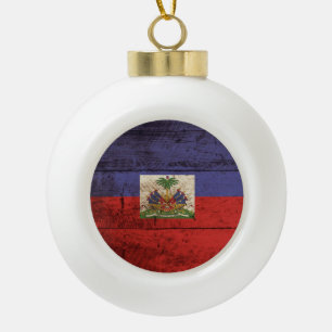 Haiti-Flagge auf altem hölzernem Korn Keramik Kugel-Ornament