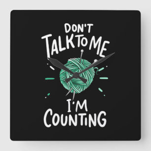 Häkelknittern Quadratische Wanduhr