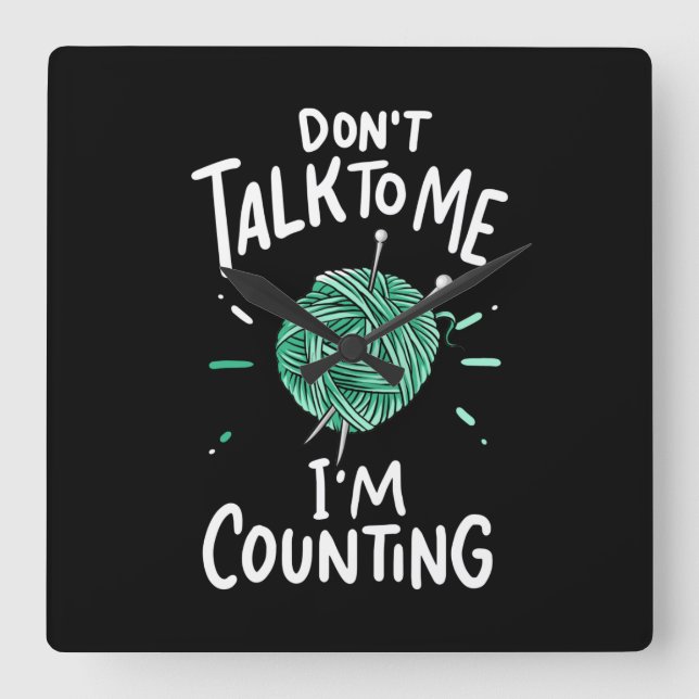 Häkelknittern Quadratische Wanduhr (Vorderseite)