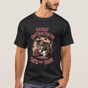 Häkelnde Katzen und Garn für Näherin Katze selbst T-Shirt