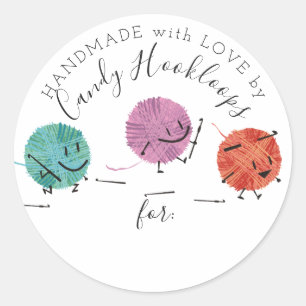 Haken aus niedlichem Garn, handgefertigt mit Aufkl Runder Aufkleber