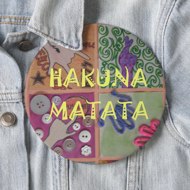Hakuna Matata niedliches phantastisches Kunstwerk. Button (Beispiel)