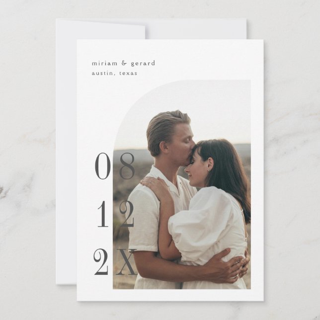 Halb gewölbtes Foto mit großem Datum Save The Date (Vorderseite)