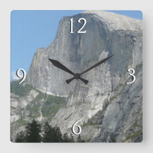 Half Dome von der Seite im Yosemite-Nationalpark Quadratische Wanduhr