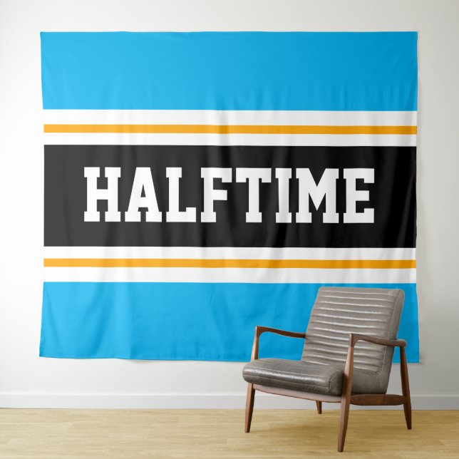 HALFTIME Athletic Bright Sky Blue Black Stripes Wandteppich (Beispiel (Horizontal))
