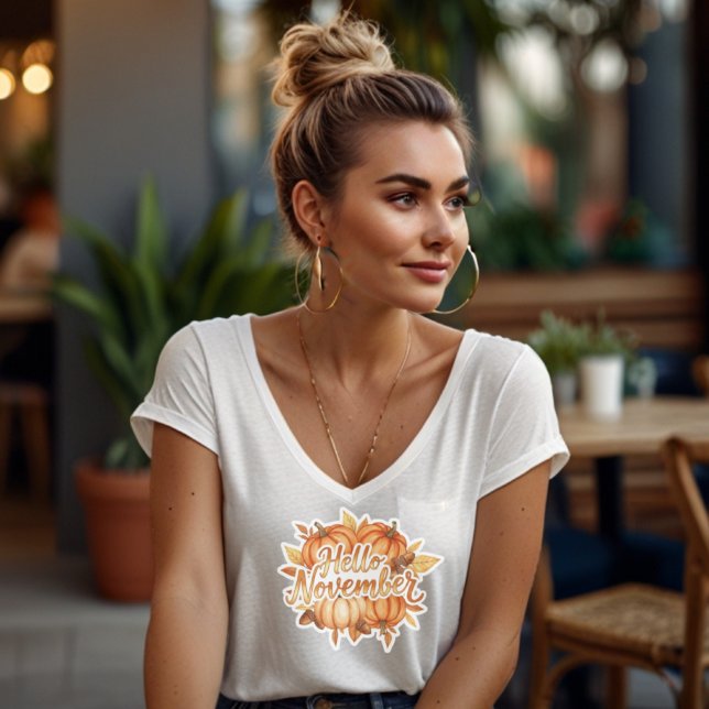Hallo November - Cozy Herbst Design T-Shirt (Von Creator hochgeladen)