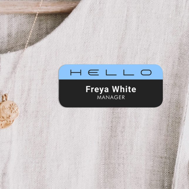 Hallo Pastel Blue, Black Namensschild (Von Creator hochgeladen)
