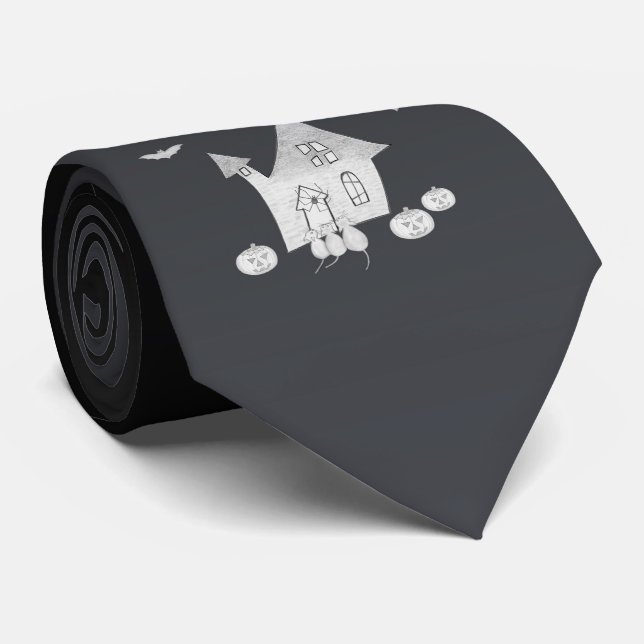 Halloween-Abend mit Spuk Haus, Fledermäusen, Kürbi Krawatte (Gerollt)