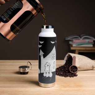 Halloween-Abend mit Spuk Haus, Fledermäusen, Kürbi Trinkflasche