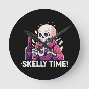 Halloween, aber es ist Skelett-Zeit Runde Wanduhr
