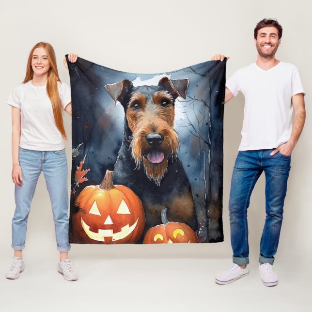 Halloween Airedale mit Pumpkins Beängstigende Kehl Fleecedecke (Beispiel)