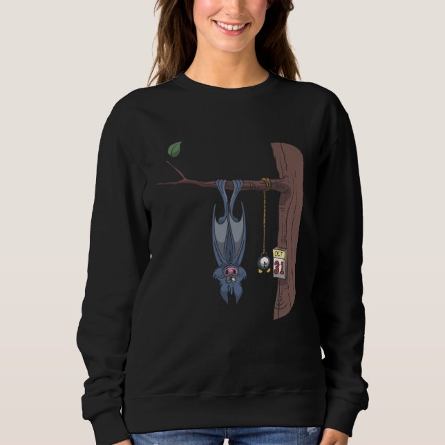 Halloween bat waiting for 31st October with alarm  Sweatshirt (Vorderseite)