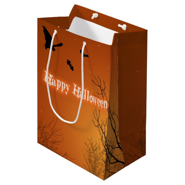 Halloween Bats & Bäume - mittelgroße Geschenktasch Mittlere Geschenktüte (Vorderseite Schrägansicht)