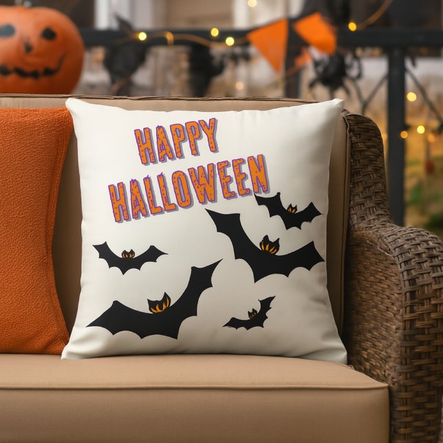 Halloween Bats Porch / Patio Kissen (The outdoor pillow features a bold “Happy Halloween” design with jagged-winged bats )