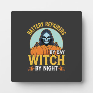 Halloween-Batterie-Reparierer Hexe bei Nacht Desig Fotoplatte