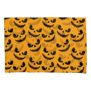 Halloween: beängstigende Gesichter, Vintager Stil. Kissenbezug