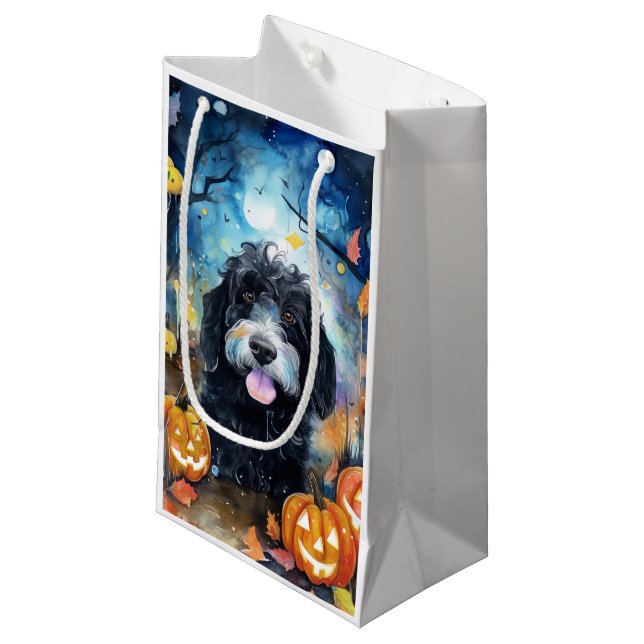 Halloween Bernedoodle mit Pumpkins Beängstigend Kleine Geschenktüte (Vorderseite Schrägansicht)