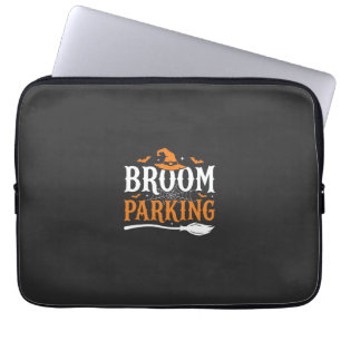 Halloween Besenparkplatz Hexenhut Grafik Laptopschutzhülle