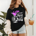 Halloween bin ich für die Boos-Funny-Drinks hier Tri-Blend Shirt<br><div class="desc">Halloween I m Here For The Boos Funny Drinks Tri-Blend Shirt enthält den Text "I'm just here for the boos" in der modernen Skripttypografie mit einem Cocktail,  Fledermaus,  Spinne und Spinnennetz. Ideal für Halloween-Partys und Feiern. Erstellt von Evco Studio www.zazzle.com/store/evcostudio</div>