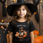Halloween Birthday Girl Name Black T - Shirt<br><div class="desc">Halloween Schwarzer T - Shirt für Mädchen mit einer niedlichen kleinen Hexe. Personalisieren Sie den Text einfach. Die Nummer auf der Rückseite können Sie ohne Leerzeichen verlassen oder verlassen werden :) - Kate Eden Art</div>