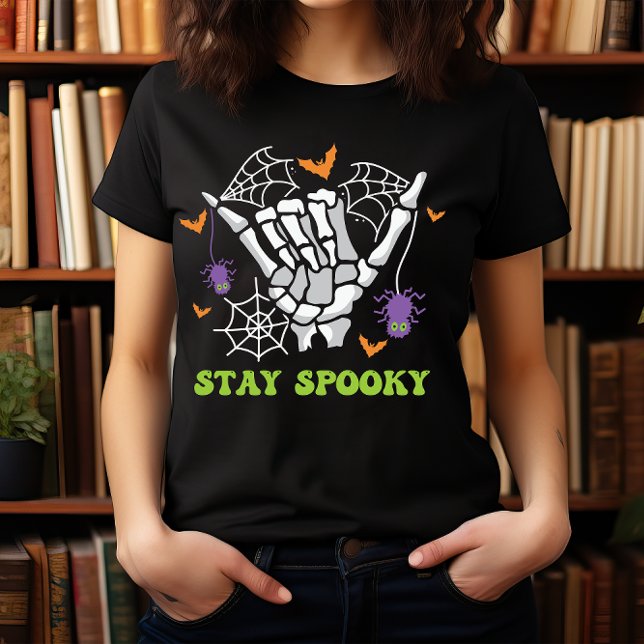 HALLOWEEN BLEIBE SPOOKY SKELETON HAND T-Shirt (Von Creator hochgeladen)