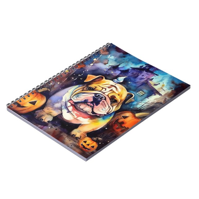 Halloween Bulldog mit Pumpkins Beängstigend Notizblock (Linke Seite)