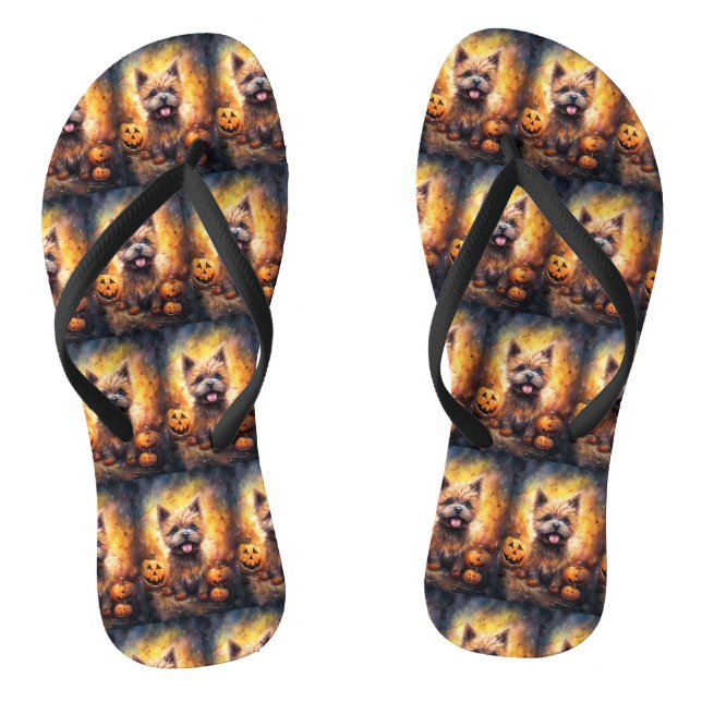 Halloween Cairn Terrier mit Pumpkins Beängstigend Flip Flops (Fußbett)