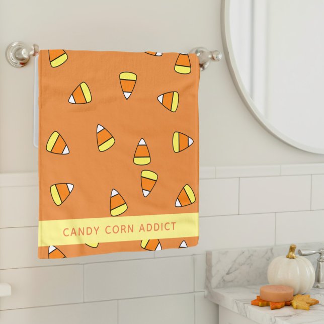 Halloween Candy Mais Addict Orange Handtuch (A fun and colorful candy corn pattern hand towel for your Halloween bathroom)