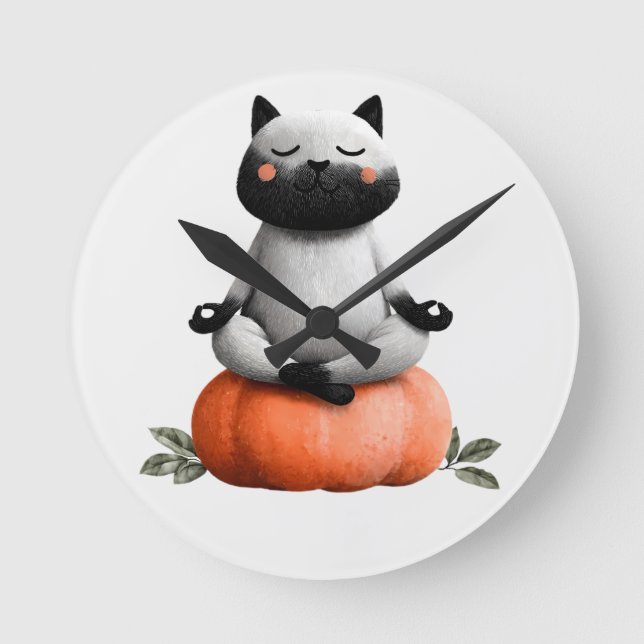 Halloween Cat on Pumpkin Design Runde Wanduhr (Vorderseite)