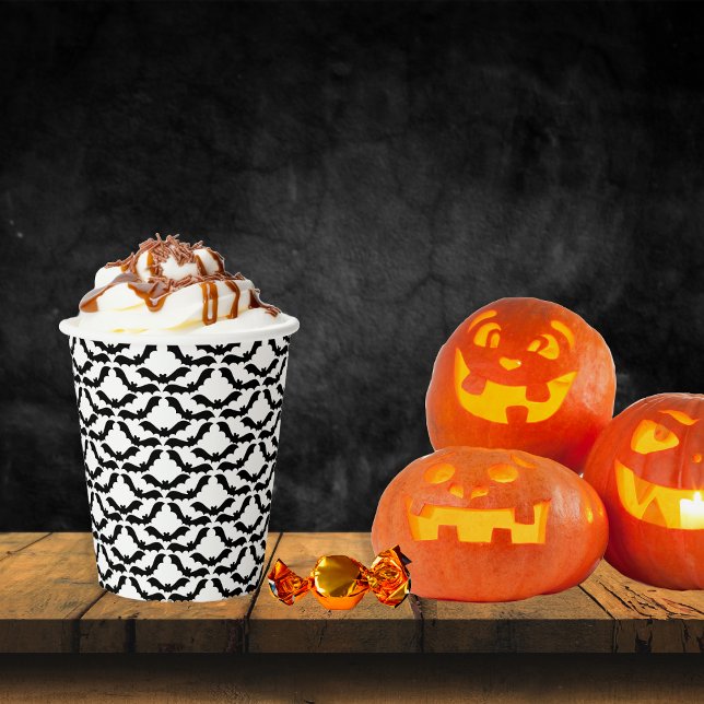 Halloween Cloud Colony von Fledermäusen in Schwarz Pappbecher (Cloud Colony of Bats in Black and White Halloween Pattern Paper Cups)